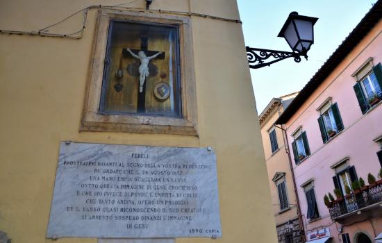 The Crucifix, piazza del Crocifisso