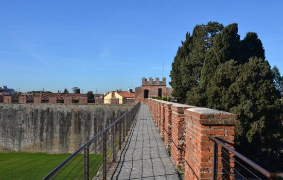 Walls and Gate at Parlascio