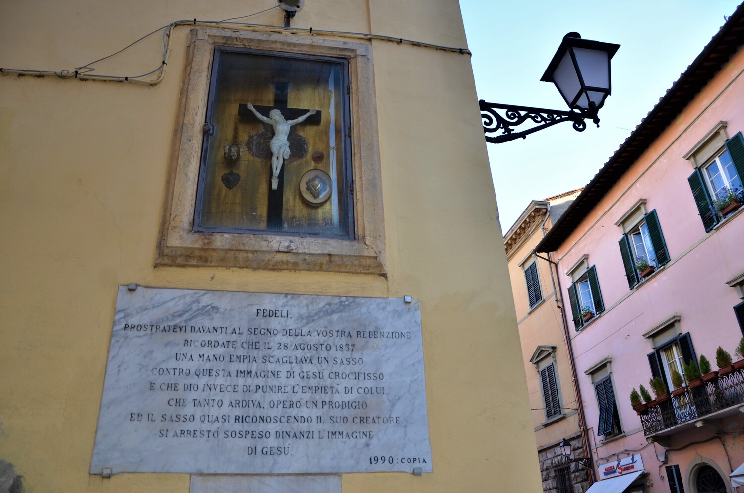 Il Crocifisso, piazza del Crocifisso (L. Corevi, Comune di Pisa)