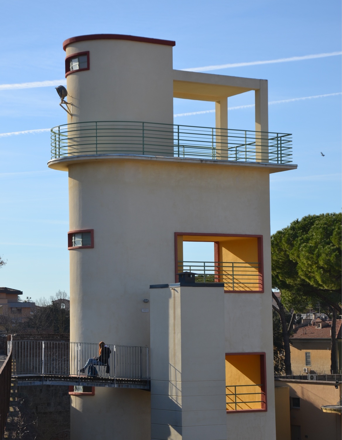 Torre piezometrica ( da Mura di Pisa, www.muradipisa.it)