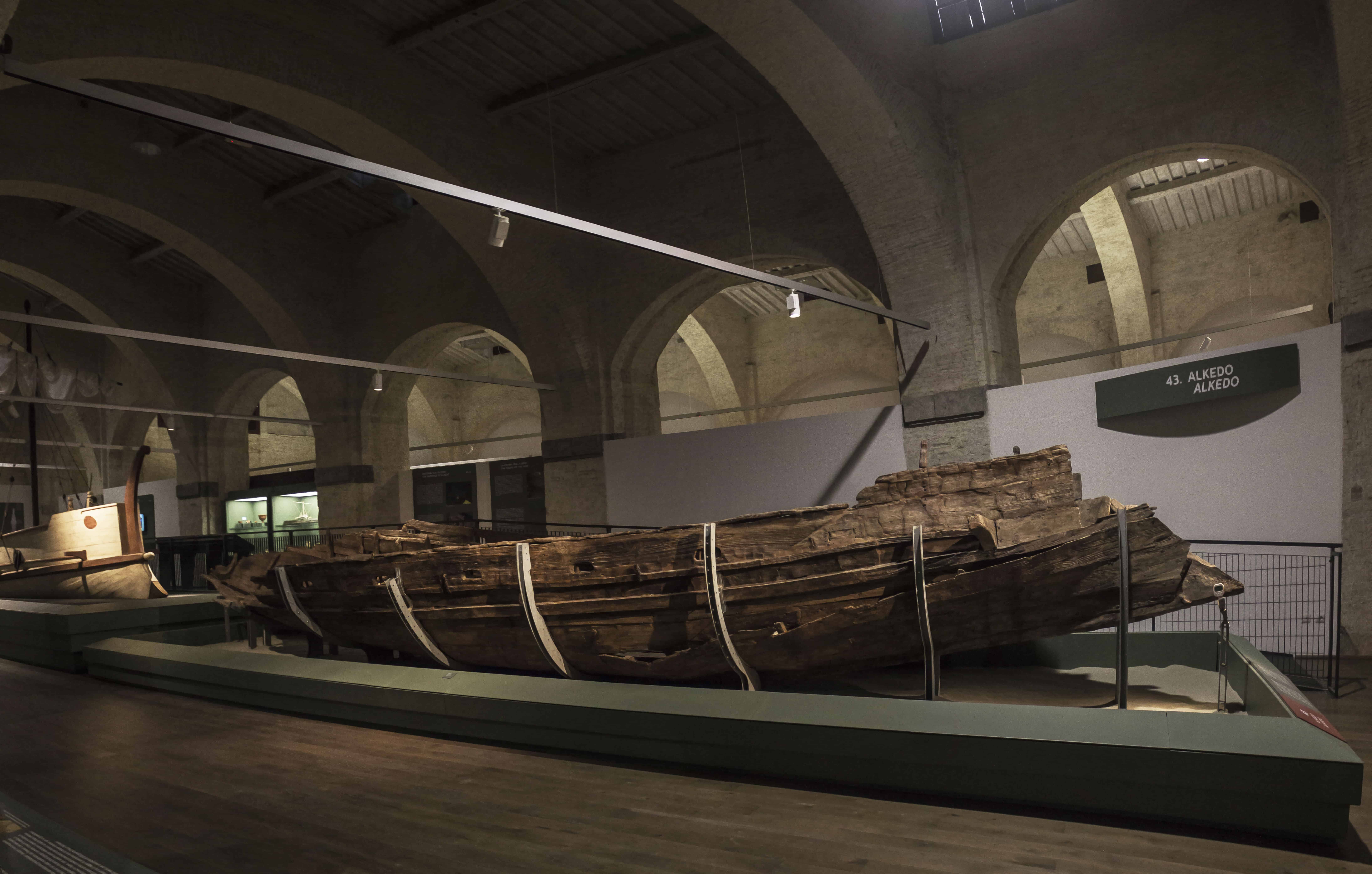 Una delle navi restaurate (Museo Navi Romane)