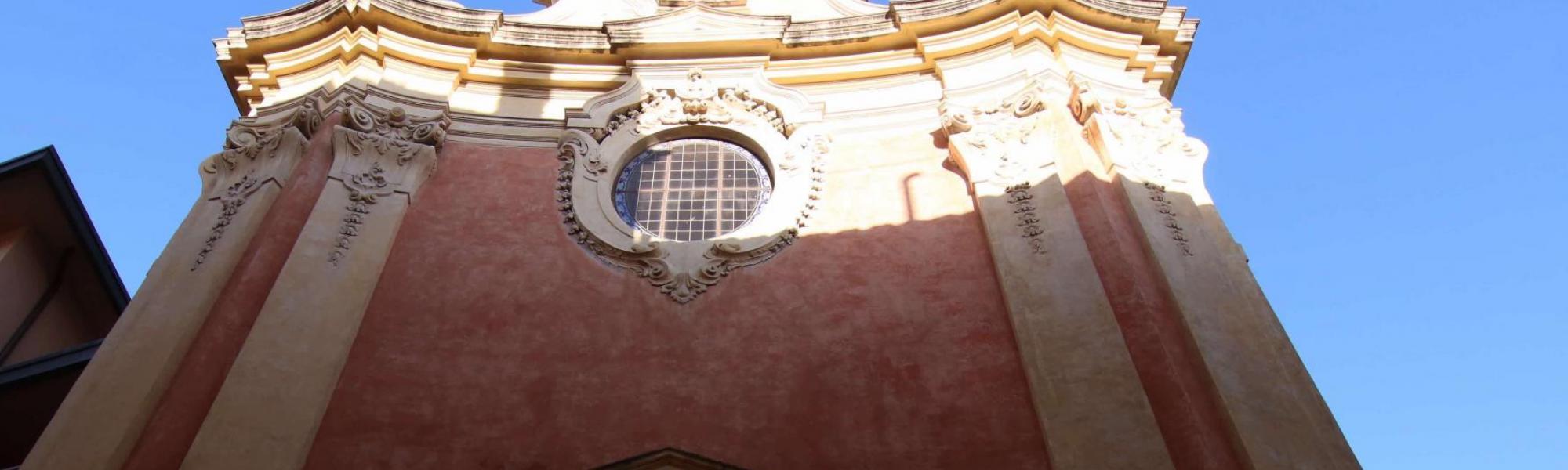 Facciata dal basso- Chiesa di Sant’Apollonia (A. Matteucci)
