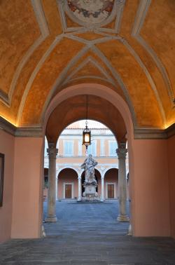 Ingresso palazzo Arcivescovile (L. Corevi, Comune di Pisa)
