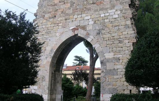 Porta Buozzi, ospedale di Santa Chiara