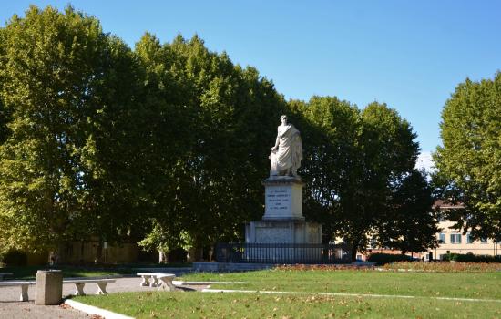 Piazza Martiri della Libertà e la Scuola Superiore Sant&#039;Anna