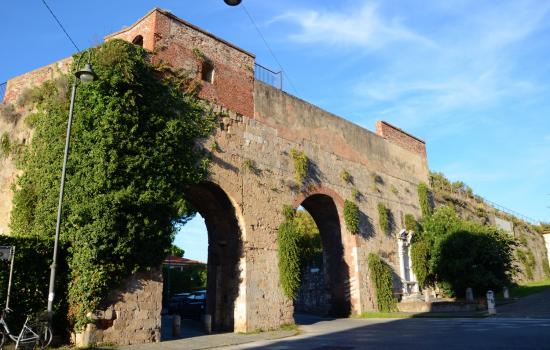 Porta Santa Marta, Gondole e Acquedotto