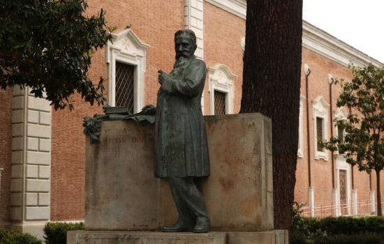 Statue of Ulisse Dini, via U. Dini