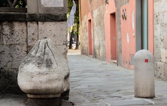 Via S. Martino, reutilizaciones antiguas