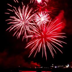 Fuochi d'artificio sul Litorale Pisano 2025