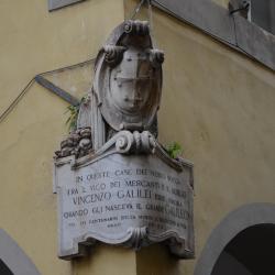 Epigrafe apposta su casa Bocca, in Borgo Stretto (L. Corevi, Comune di Pisa)