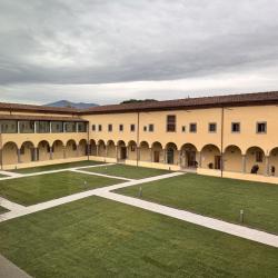  Convento di S. Croce in Fossabanda, il chiostro interno (Foto di G. Bettini)