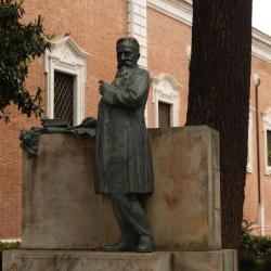 Statua Ulisse Dini, Via Ulisse Dini (A. Matteucci)